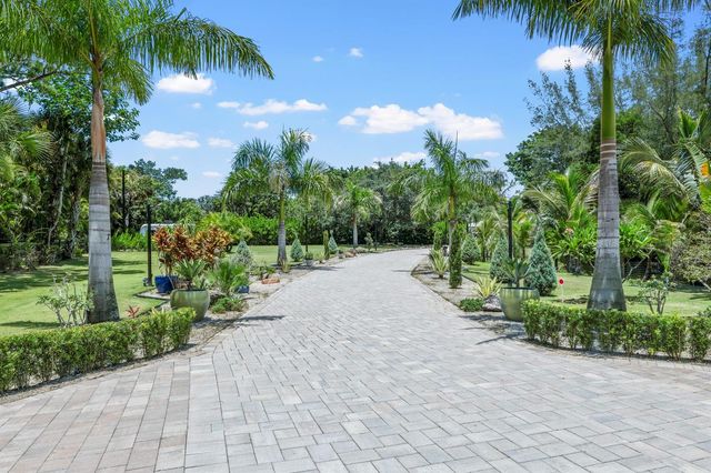 14800 April Drive, Loxahatchee Groves, FL 33470