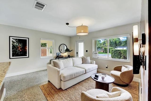 820 NE 17th Street, Fort Lauderdale, FL 33305