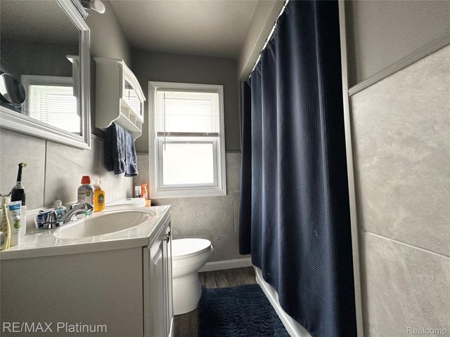 28417 Barton Street, Garden City, MI 48135