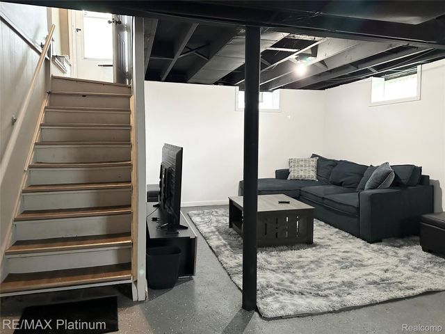 28417 Barton Street, Garden City, MI 48135