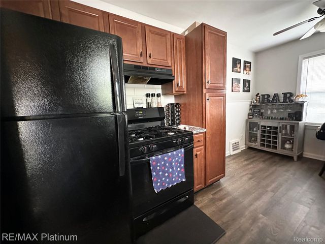 28417 Barton Street, Garden City, MI 48135