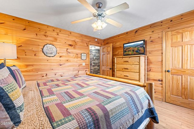 829 Red Fox Trl, Gatlinburg, TN 37738