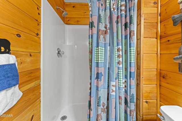 829 Red Fox Trl, Gatlinburg, TN 37738