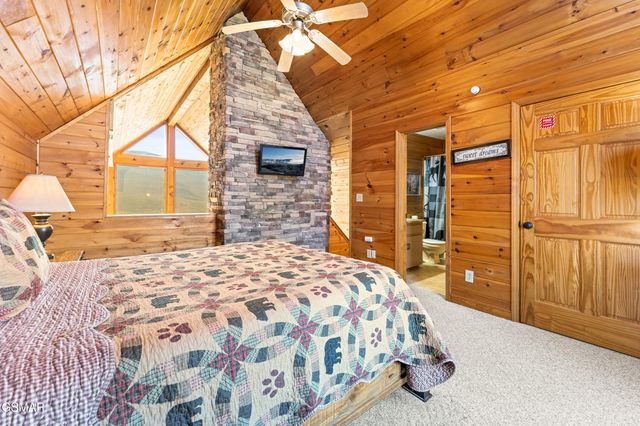 829 Red Fox Trl, Gatlinburg, TN 37738