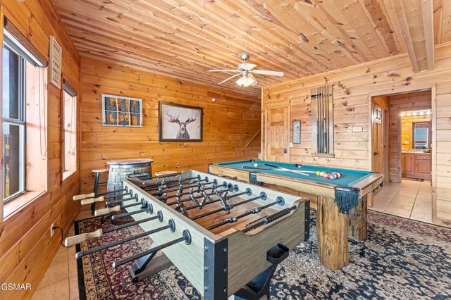 829 Red Fox Trl, Gatlinburg, TN 37738