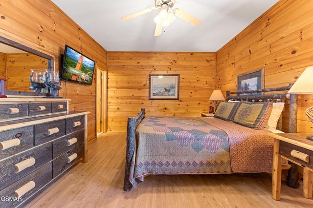 829 Red Fox Trl, Gatlinburg, TN 37738