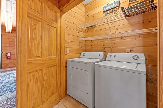 829 Red Fox Trl, Gatlinburg, TN 37738