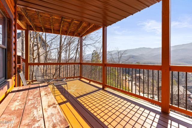 829 Red Fox Trl, Gatlinburg, TN 37738