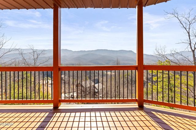 829 Red Fox Trl, Gatlinburg, TN 37738