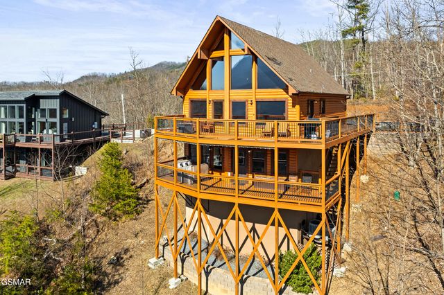 829 Red Fox Trl, Gatlinburg, TN 37738