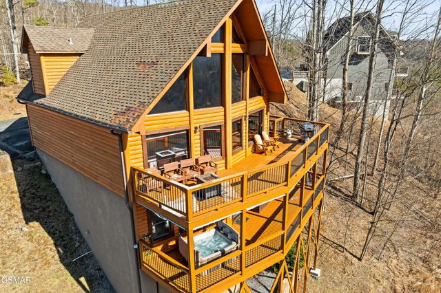 829 Red Fox Trl, Gatlinburg, TN 37738