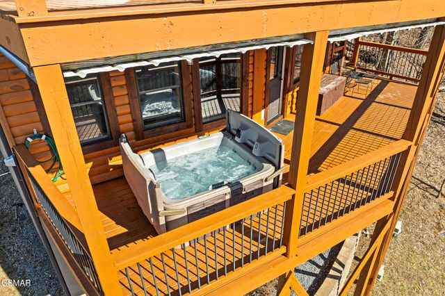 829 Red Fox Trl, Gatlinburg, TN 37738