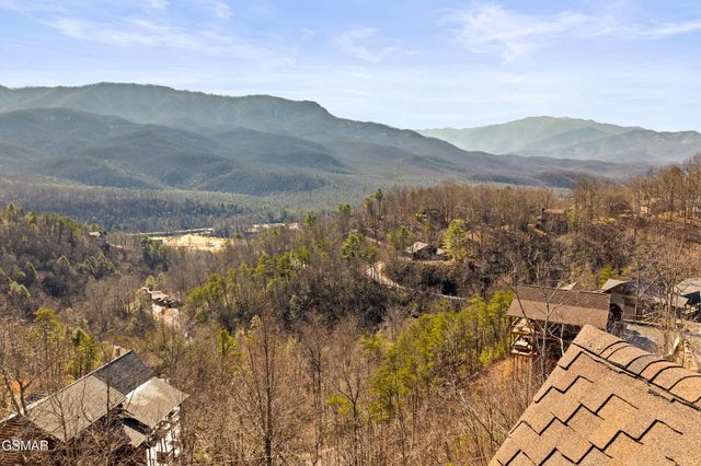 829 Red Fox Trl, Gatlinburg, TN 37738