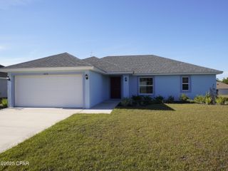 2216 Chase Street, Chipley, FL 32428