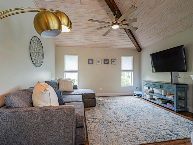 4460 SW 12th Manor SW, Vero Beach, FL 32968