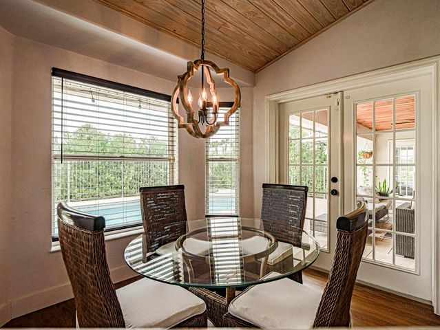 4460 SW 12th Manor SW, Vero Beach, FL 32968