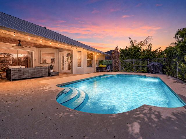 4460 SW 12th Manor SW, Vero Beach, FL 32968