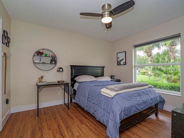 4460 SW 12th Manor SW, Vero Beach, FL 32968