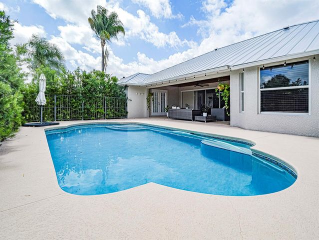 4460 SW 12th Manor SW, Vero Beach, FL 32968