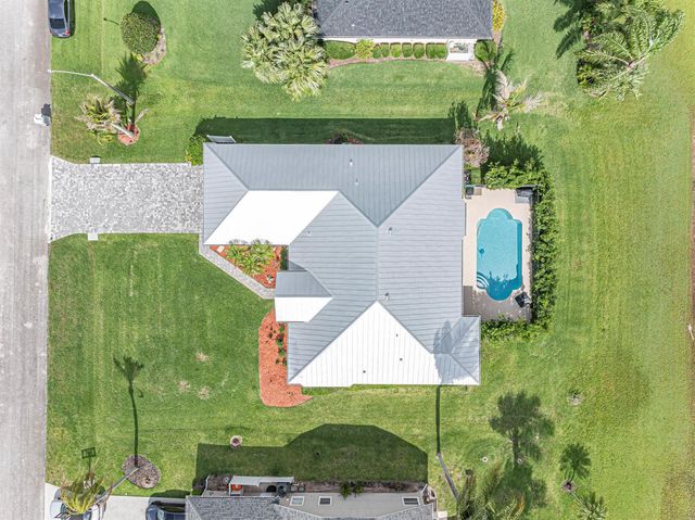 4460 SW 12th Manor SW, Vero Beach, FL 32968