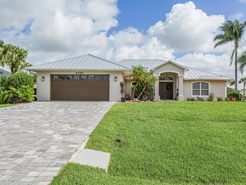 4460 SW 12th Manor SW, Vero Beach, FL 32968