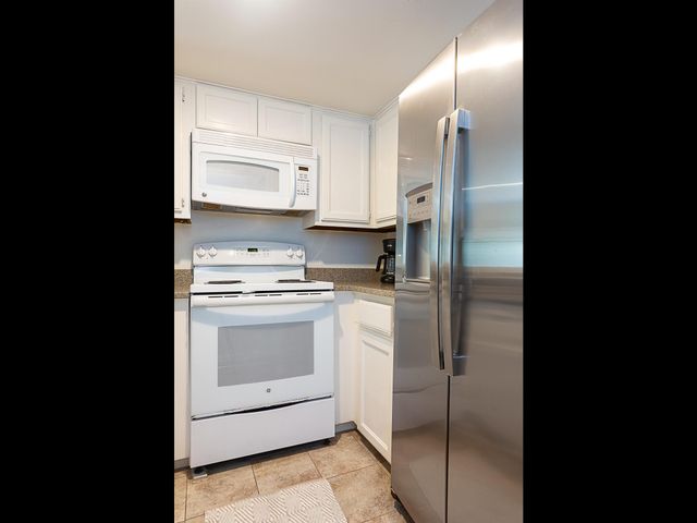 1404 Norwalk LN 212, Austin, TX 78703