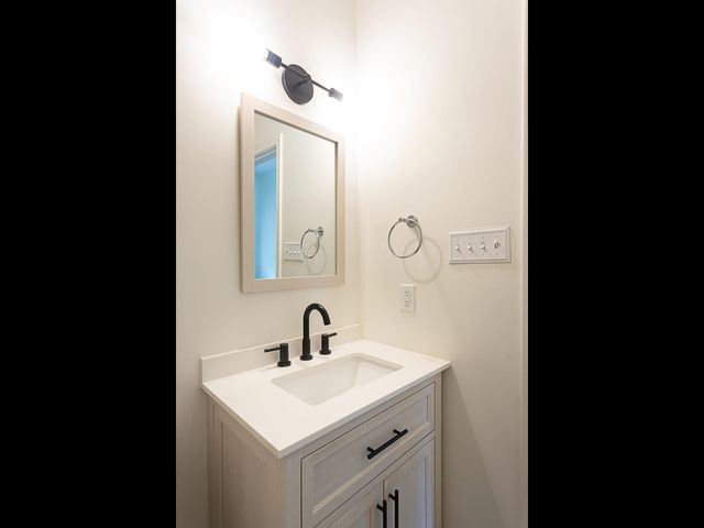 1404 Norwalk LN 212, Austin, TX 78703