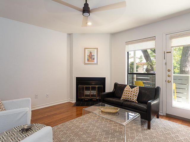 1404 Norwalk LN 212, Austin, TX 78703