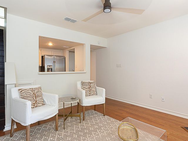 1404 Norwalk LN 212, Austin, TX 78703