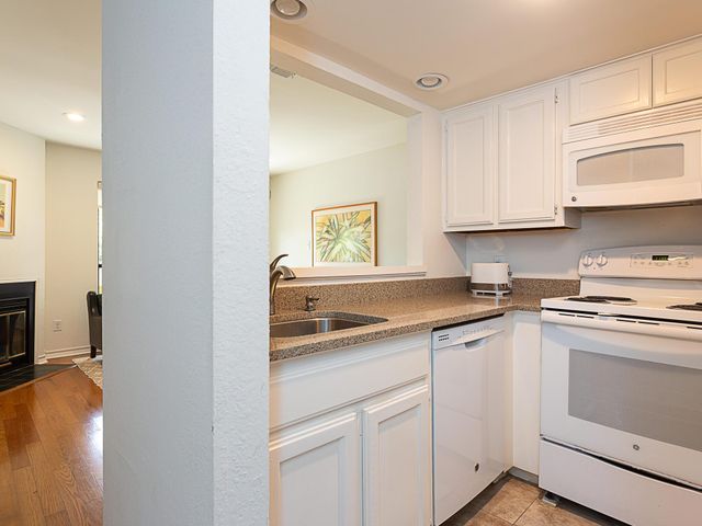 1404 Norwalk LN 212, Austin, TX 78703