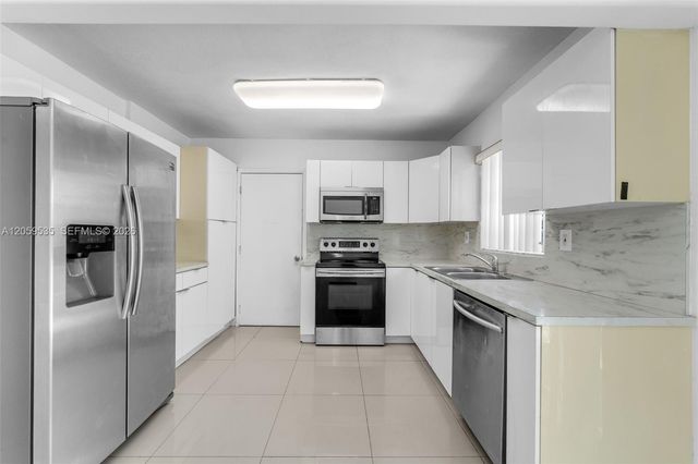 15543 SW 107th Ct, Miami, FL 33157