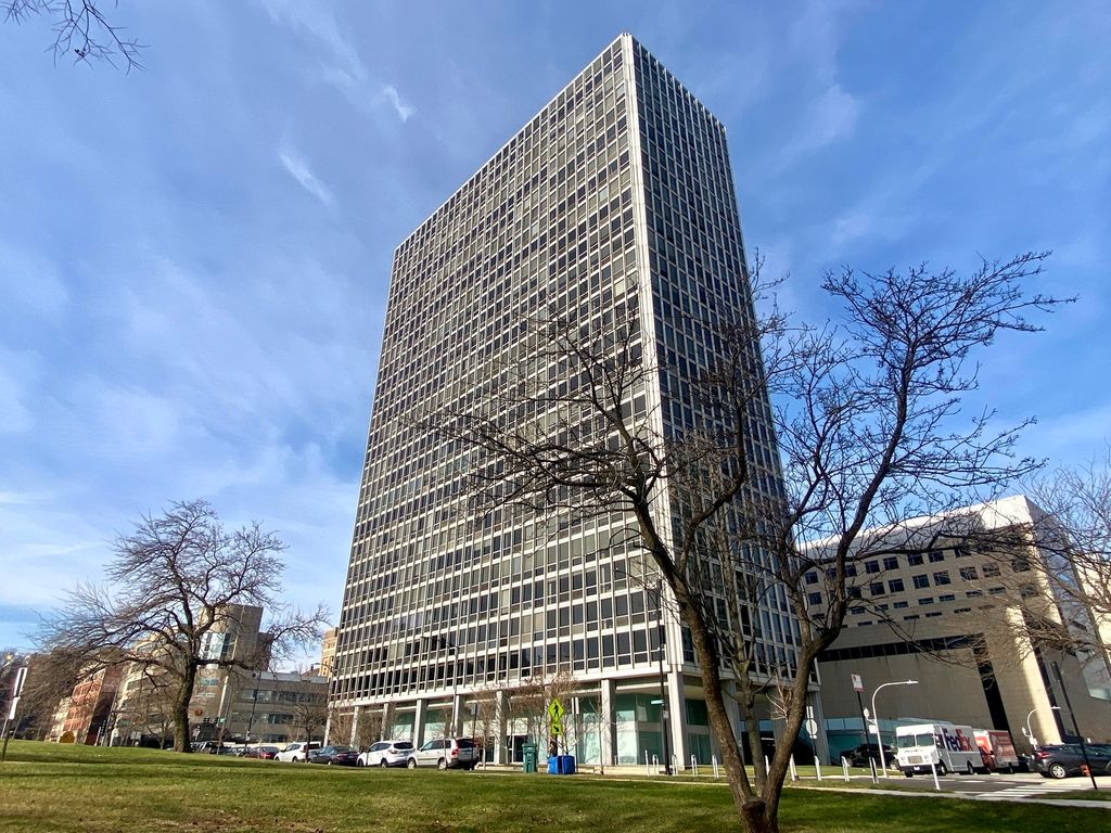 330 W Diversey Parkway 807-809, Chicago, IL 60657 — exterior