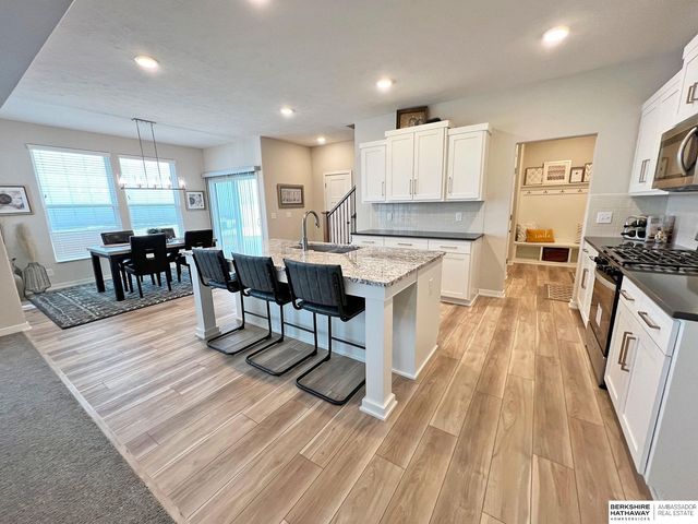 6610 S 200th Avenue, Omaha, NE 68135