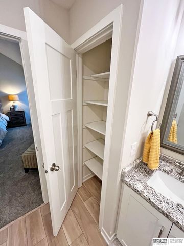 6610 S 200th Avenue, Omaha, NE 68135