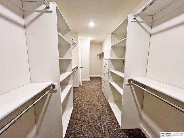 6610 S 200th Avenue, Omaha, NE 68135