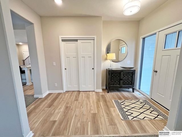 6610 S 200th Avenue, Omaha, NE 68135