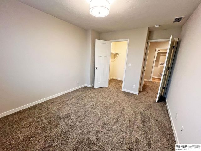 6610 S 200th Avenue, Omaha, NE 68135