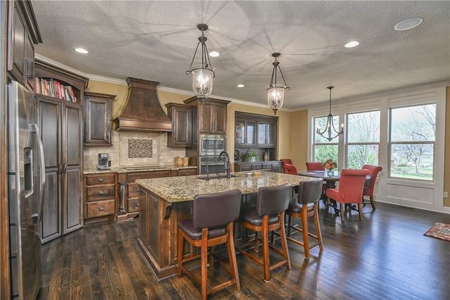 15721 Ballentine Street, Overland Park, KS 66221
