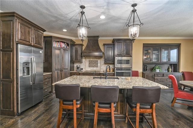 15721 Ballentine Street, Overland Park, KS 66221