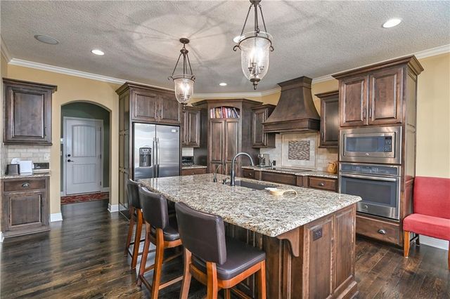 15721 Ballentine Street, Overland Park, KS 66221