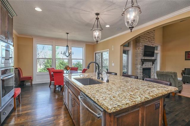 15721 Ballentine Street, Overland Park, KS 66221