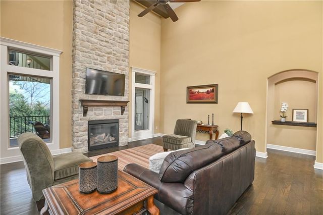 15721 Ballentine Street, Overland Park, KS 66221