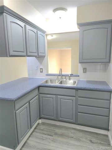 25815 Firwood Avenue, Warren, MI 48089