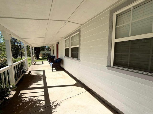 206 N Vine Street, Mountain View, AR 72560