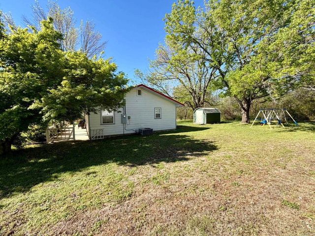 206 N Vine Street, Mountain View, AR 72560