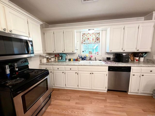 206 N Vine Street, Mountain View, AR 72560