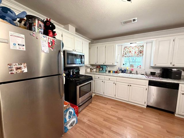 206 N Vine Street, Mountain View, AR 72560