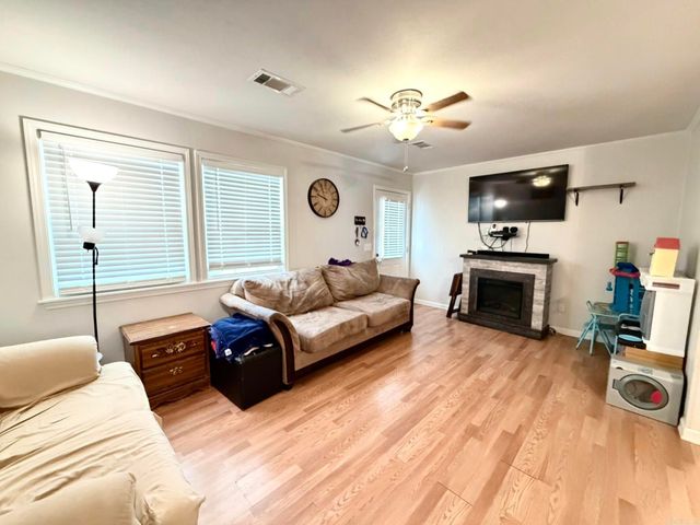 206 N Vine Street, Mountain View, AR 72560