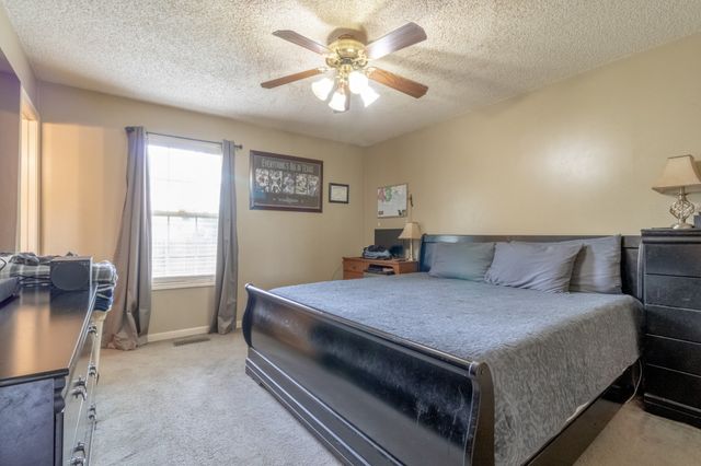 1030 Mile High Dr, Clarksville, TN 37042