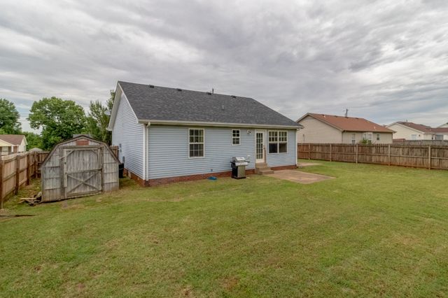 1030 Mile High Dr, Clarksville, TN 37042